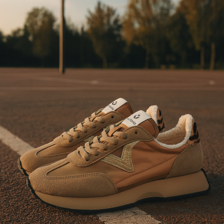 1134111 Camel, Baskets running Victoria