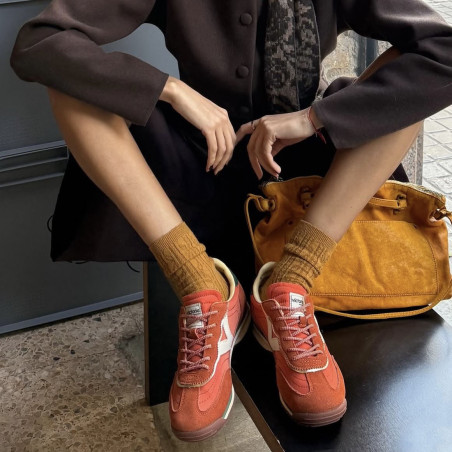 1158101 Orange, Baskets running Victoria