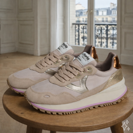 1157109 Nude, Baskets running Victoria