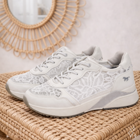 1358319 Blanc, Baskets running Mustang