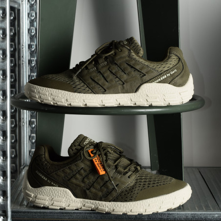 56AA001 Kaki, Baskets running Dockers