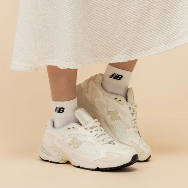 ML725 Blanc Beige, Baskets Mode New Balance