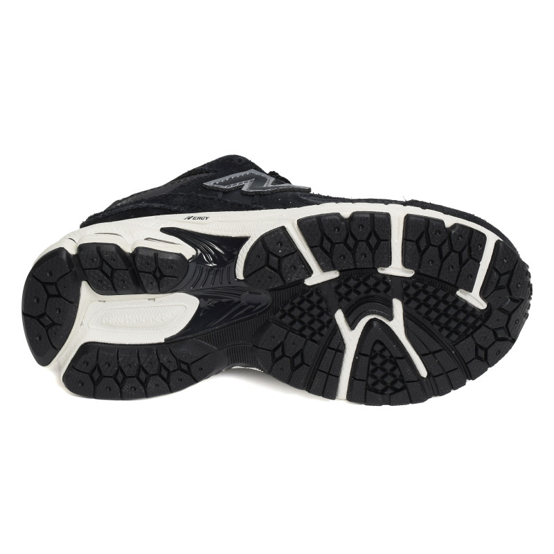 PC2002 Noir, Baskets running New Balance