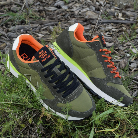 TOM FLUO Kaki, Baskets running Sun 68