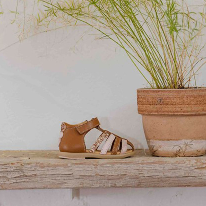 TERIYAKI Camel, Sandales plates & Nu-Pieds Babybotte