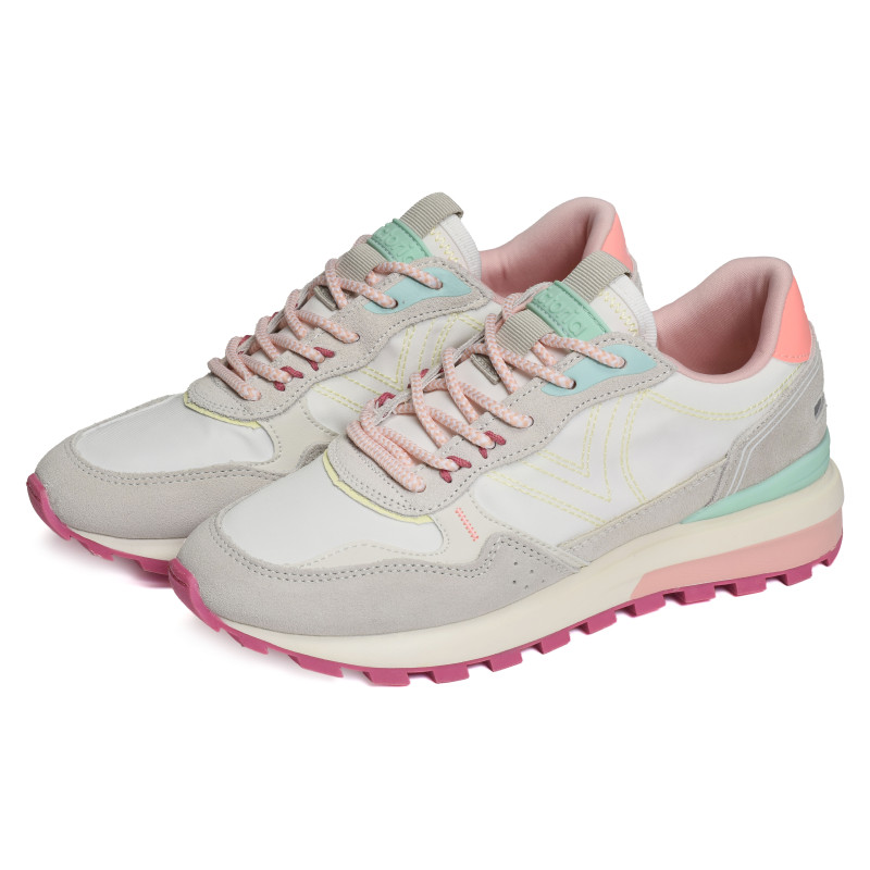 1156114 Blanc, Baskets running Victoria