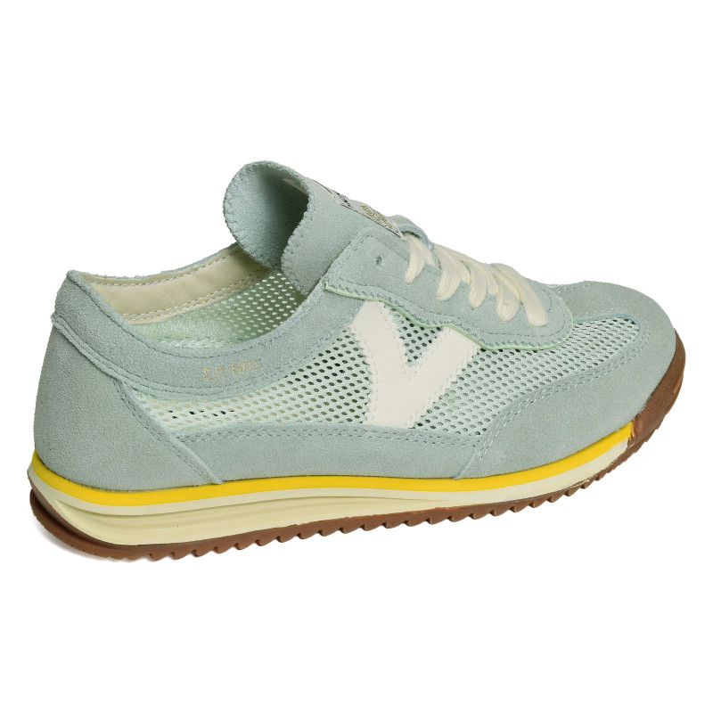 1158105 Vert Eau, Baskets running Victoria