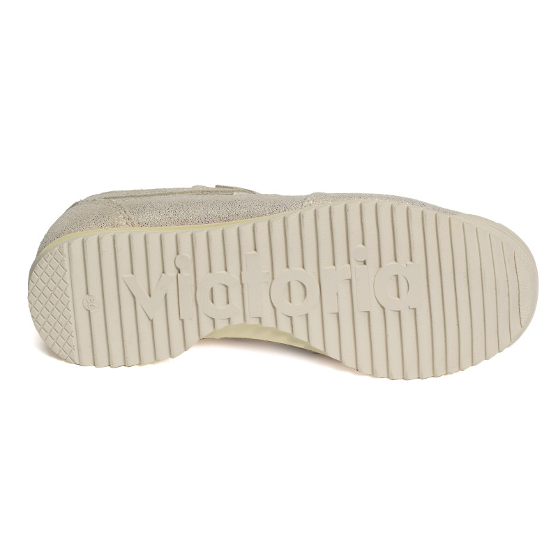 1158107 Platine, Baskets running Victoria