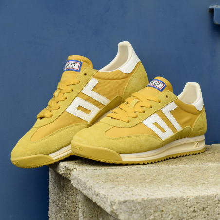 JOGGER NYLON MEN Jaune, Baskets running Back 70