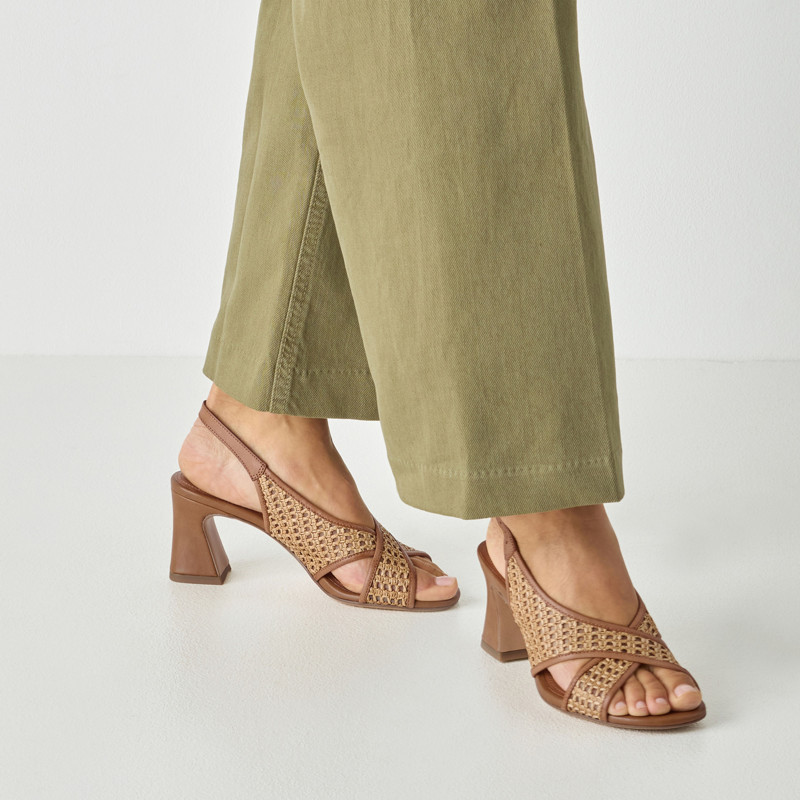 28315 Cognac, Nu-Pieds à talon Tamaris