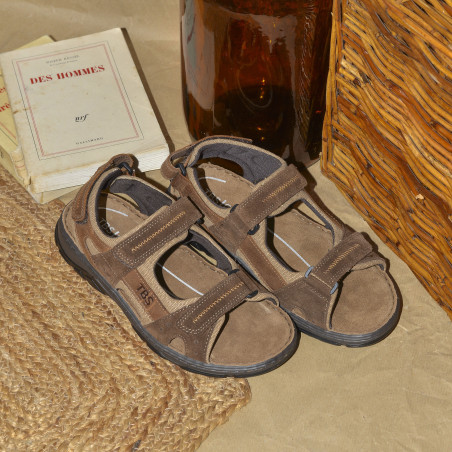 JOHALIN Tan, Sandales plates & Nu-Pieds TBS