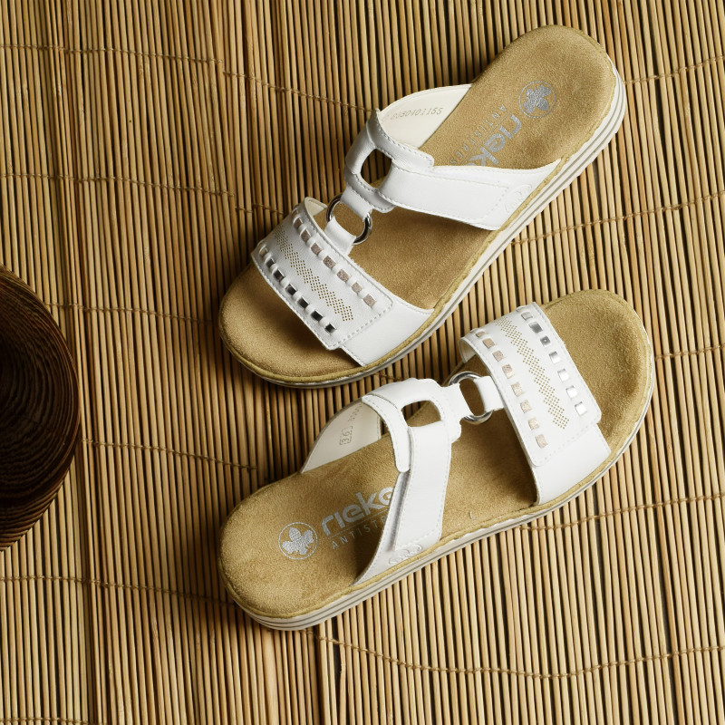 V0636 Blanc, Mules Rieker