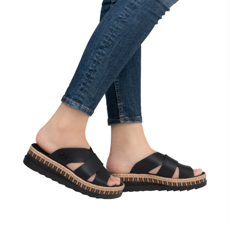 V7989 Noir, Mules Rieker