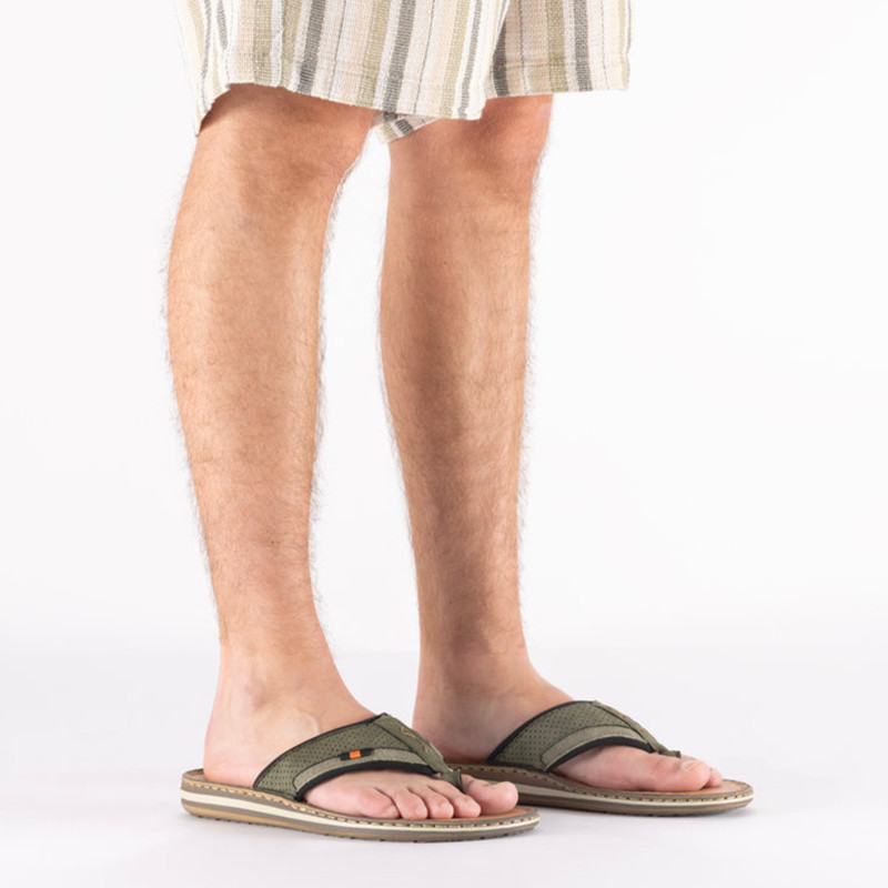 21084 Kaki, Tongs Rieker