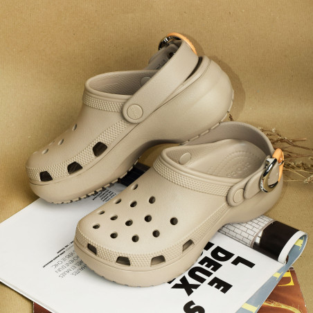 CLASSIC PLATFORM BUCKLE CLOG Taupe, Sabots Crocs