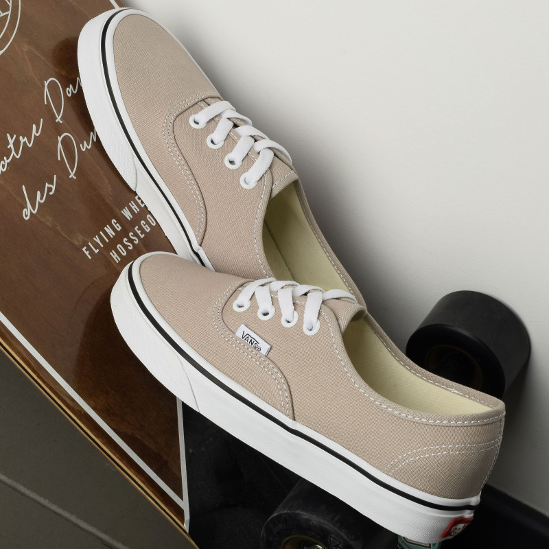 U AUTHENTIC Taupe, Chaussures basses Vans