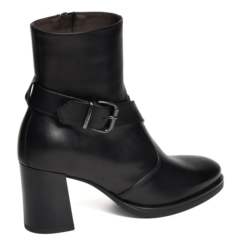  17700 Noir