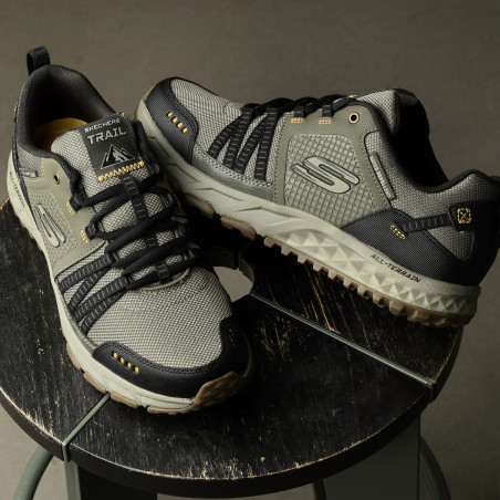ESCAPE PLAN Kaki, Baskets running Skechers
