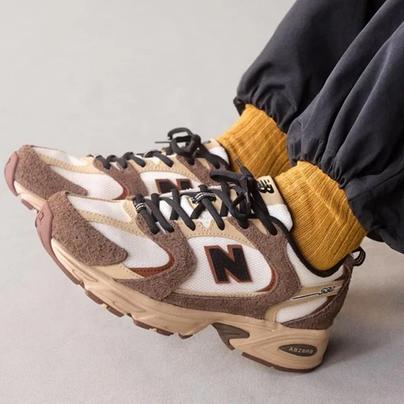 MR530 Marron Blanc, Baskets running New Balance