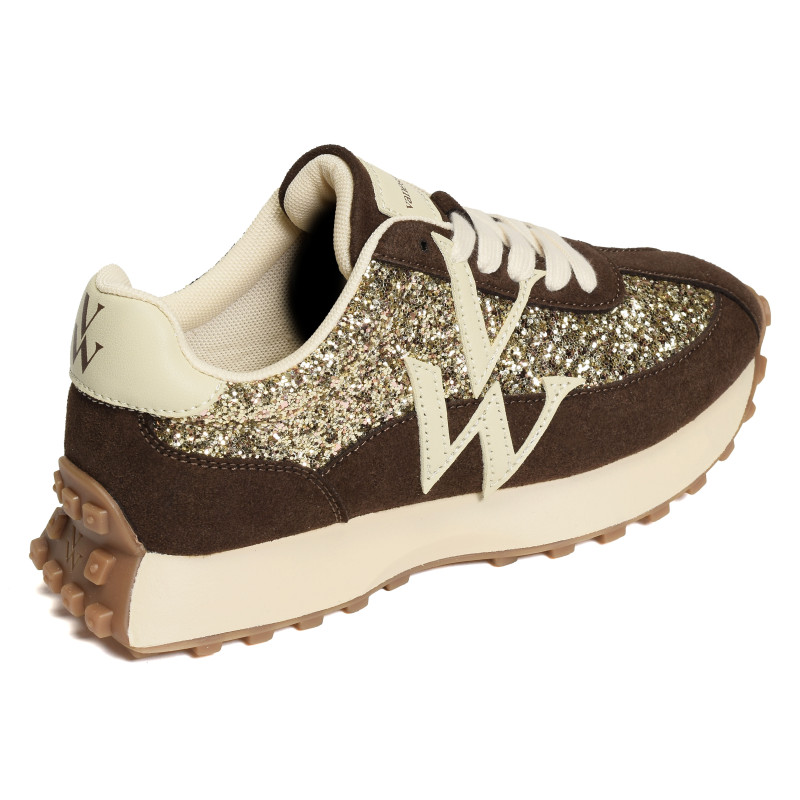 FLOW INITIALS Chocolat, Baskets running Vanessa Wu