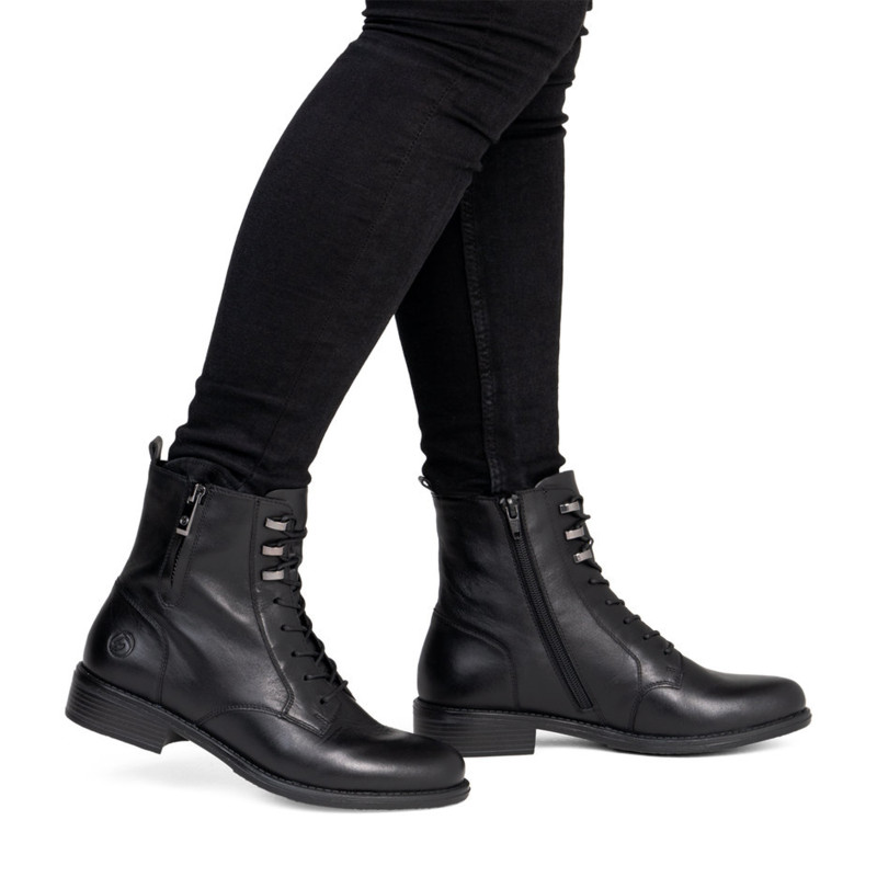 D0F82 Noir, Boots Remonte