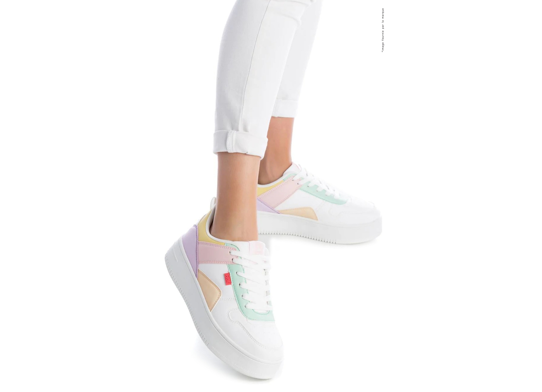 Baskets / sneakers Femme Noir Refresh : Baskets / Sneakers . Besson  Chaussures