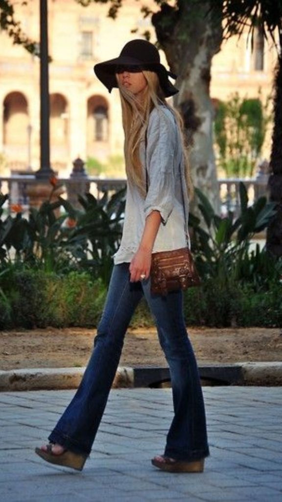 Sandales compensées, comment les porter en été ?