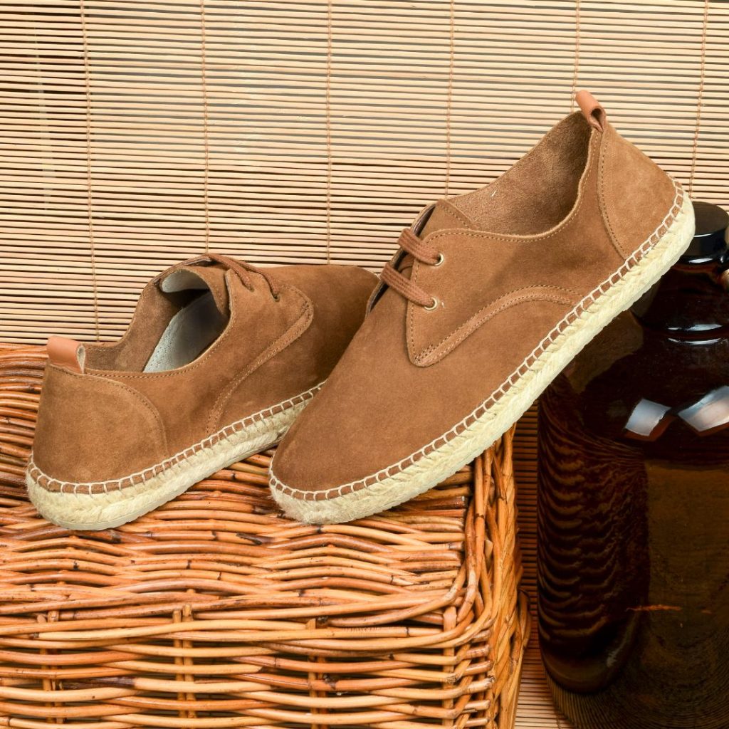Chaussures en toile : l’alliance parfaite entre confort et style estival