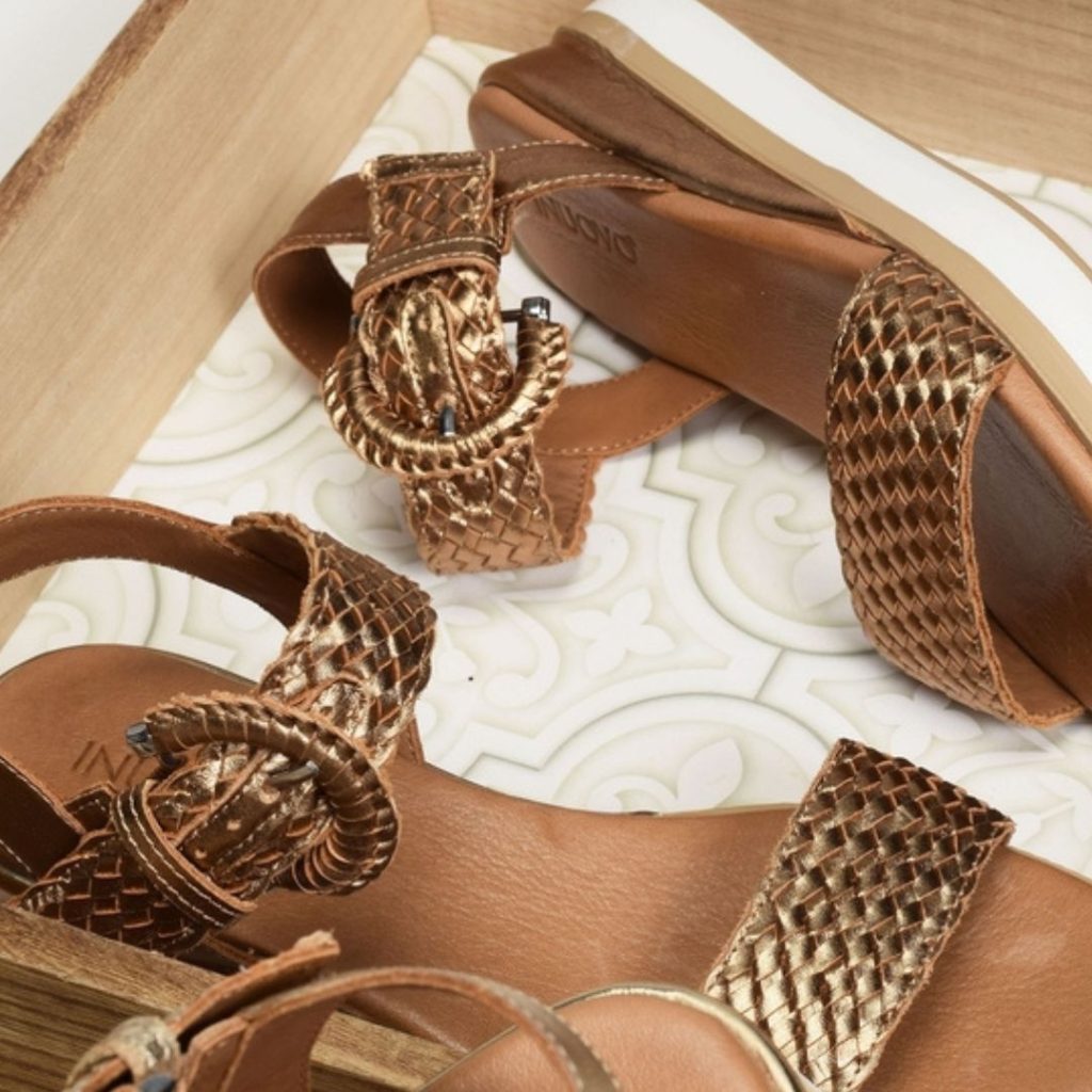 Inuovo nous chausse pour l’été : confort, style et good vibes 