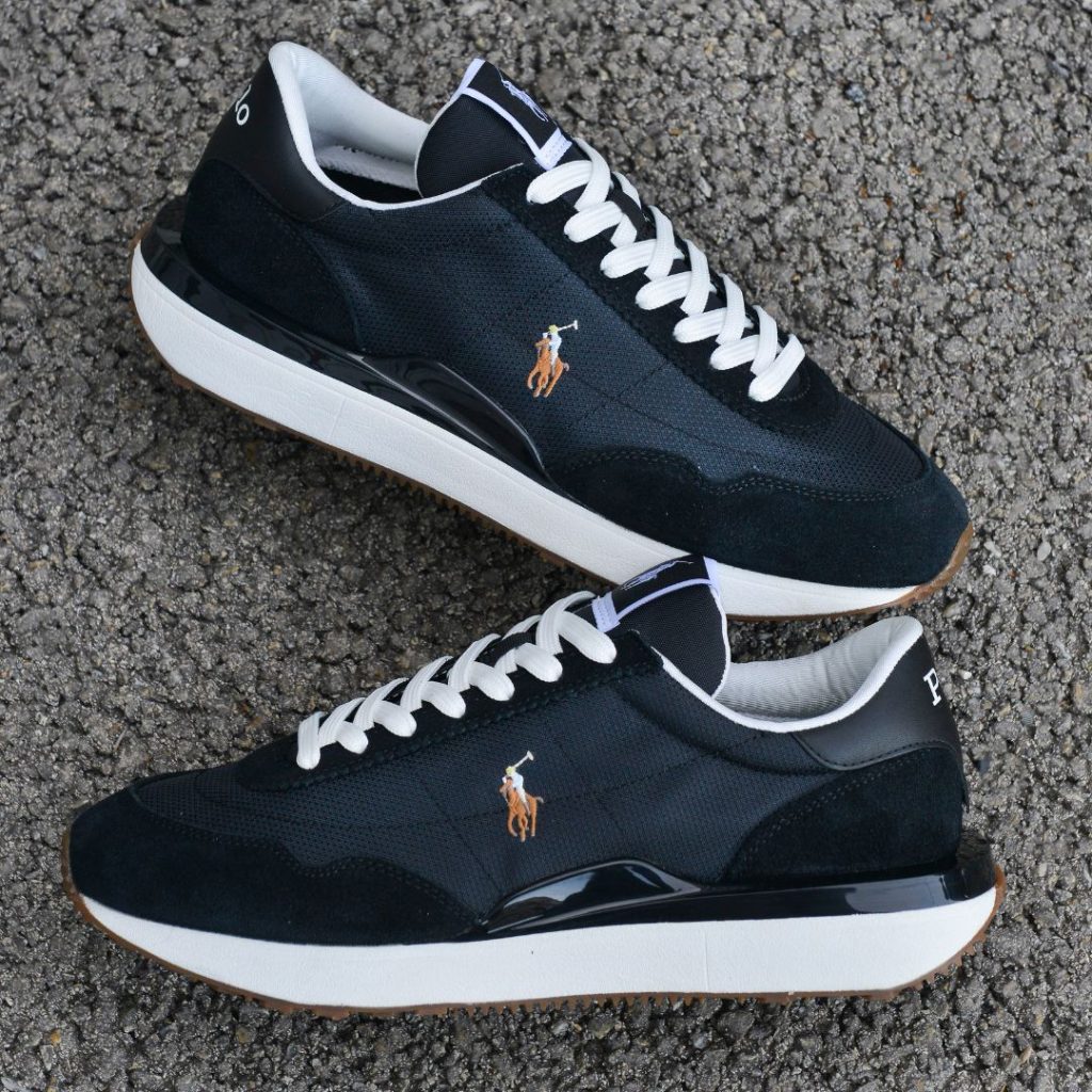 Découvrez notre collection chaussures Polo Ralph Lauren: sneakers Bedford PP, style preppy authentique et élégance américaine intemporelle.